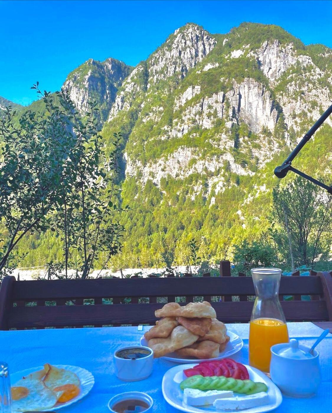 Bed and Breakfast Bujtina Pllumi Тети Экстерьер фото